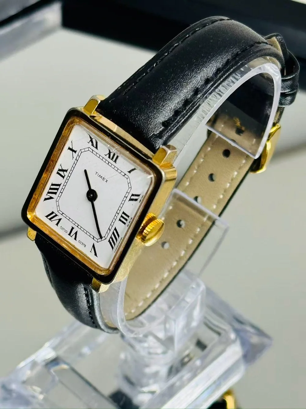 Vintage Timex Women’s Quartz Watch Gold Tone Rectangular 23mm New Battery Runs